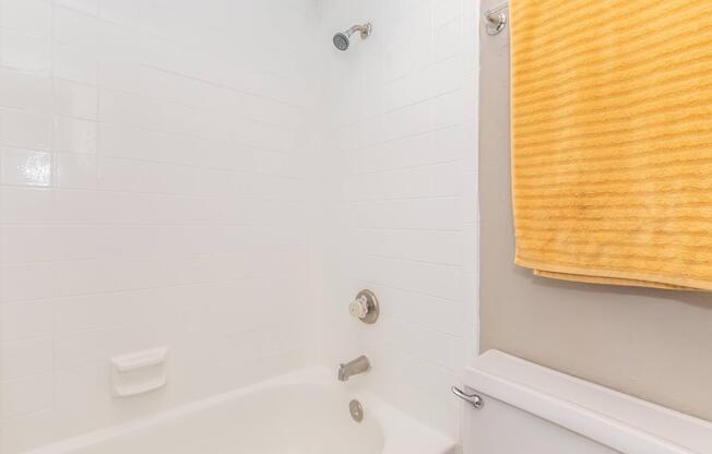 2 beds, 2 baths, 1,030 sqft, $899