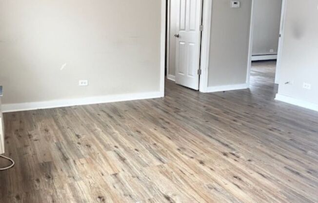 2 beds, 1 bath, $1,695, Unit 420-16