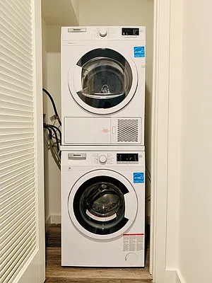 Studio, 1 bath, $4,900, Unit 33H