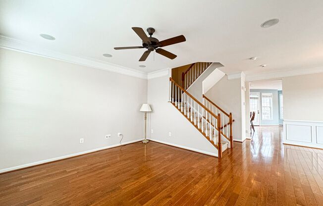 Stunning 3 Bed 2/2 Bath End-Unit Townhome In Desired Stone Ridge South