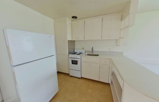 1 bed, 1 bath, $1,100, Unit 765