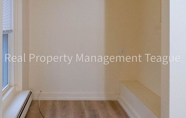 2 beds, 1 bath, $1,350, Unit Apt 2