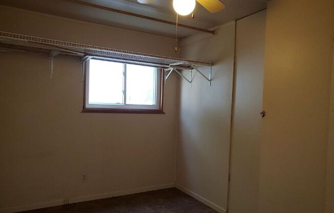 4 beds, 1 bath, $1,599