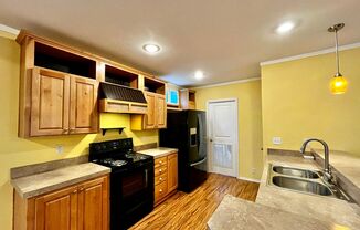 3 beds, 2 baths, $2,600