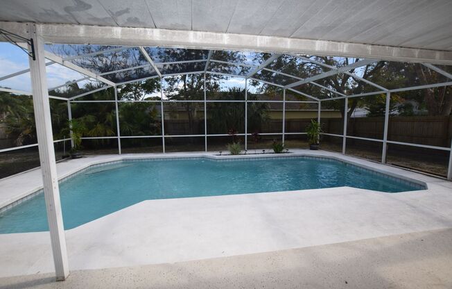 3 Bedroom,2 Bath Single Family Home at 6952 Knightswood Dr Orlando, FL 32818