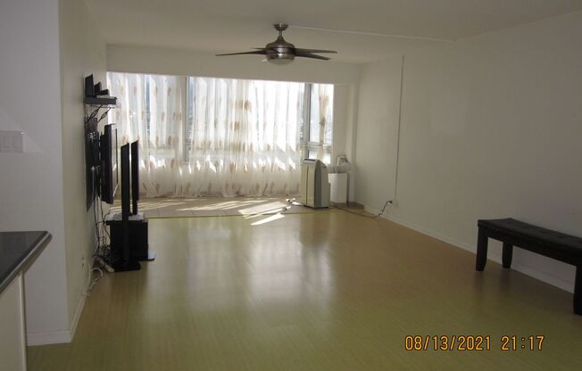 Large, Sunny, 11th Floor Condo W/Ala Wai/Mountain View, in Secure Building