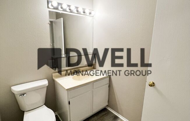 2 beds, 1 bath, $850, Unit 125 - 2