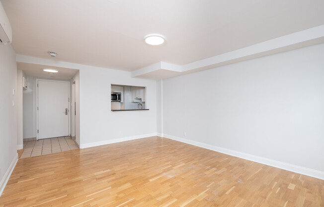 2 beds, 1 bath, 785 sqft, $3,750, Unit 18G