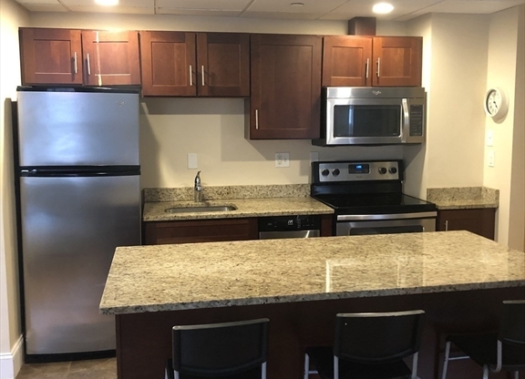 2 beds, 1 bath, 1,200 sqft, $3,200, Unit 502