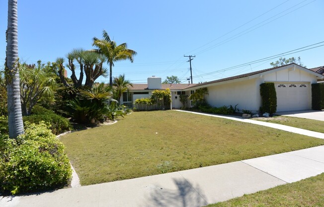 Remodeled 3 bed 2 bath single family home in Los Alamitos