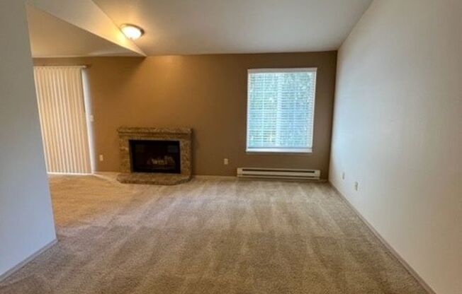 1 bed, 1 bath, 800 sqft, $1,625, Unit 1332