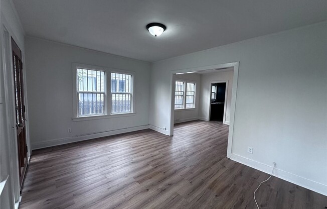 1807 W 35 ST