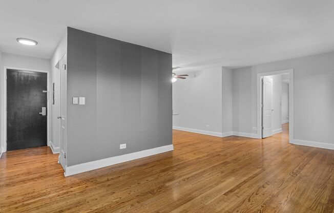 2 beds, 1.5 baths, 897 sqft, $2,100, Unit 303