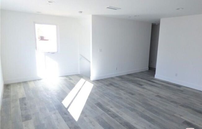 1113 Carmona Ave