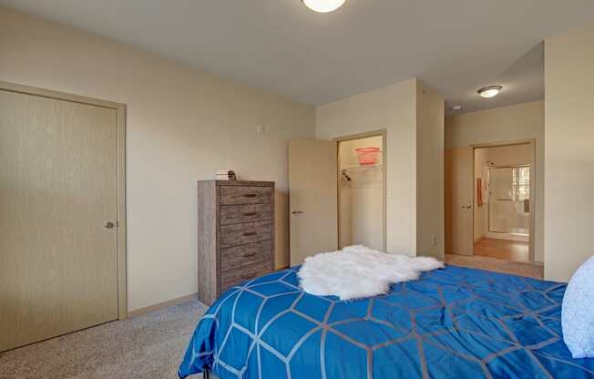 Unit Bedroom at The Vue at Pinnacle Peak Apartment Homes