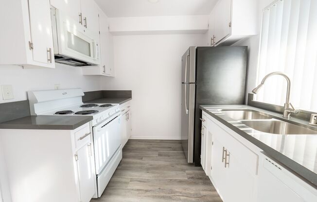 2 beds, 2.5 baths, 1,250 sqft, $2,198, Unit 250