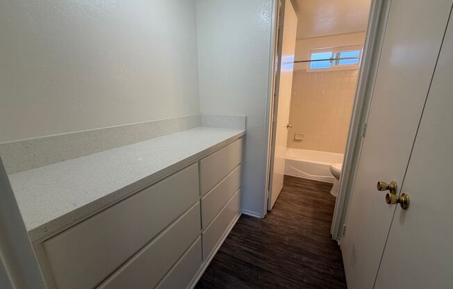 Studio, 1 bath, 400 sqft, $1,925, Unit 4941B