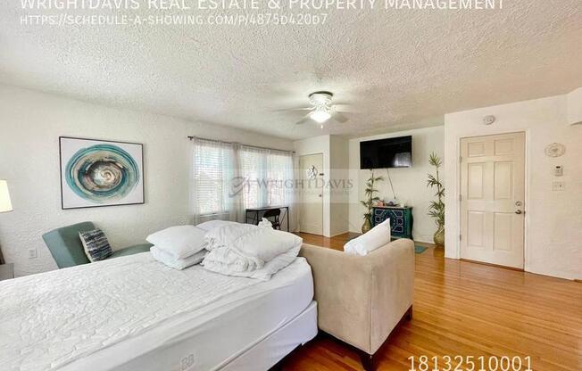 6601 1/2 N NAVIN AVE