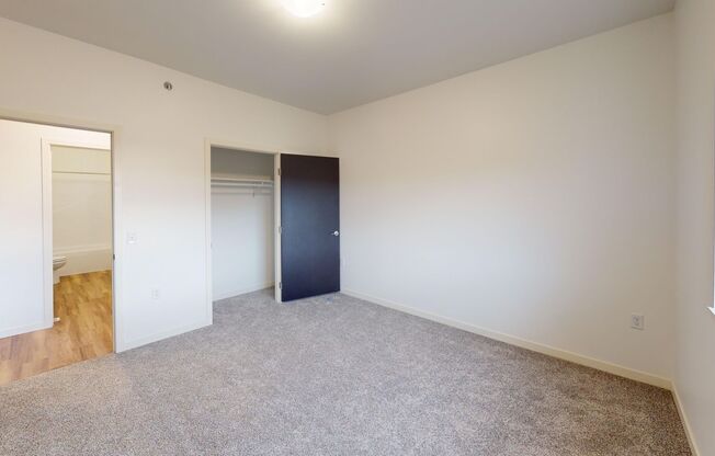 2 beds, 2 baths, 1,299 sqft, $1,650, Unit 7950-2203