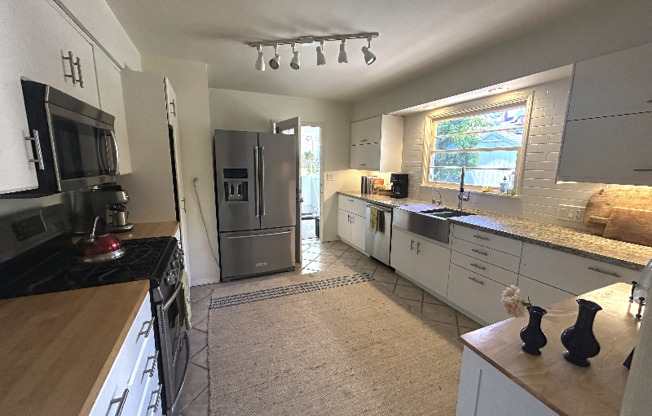846 FORWARD ST