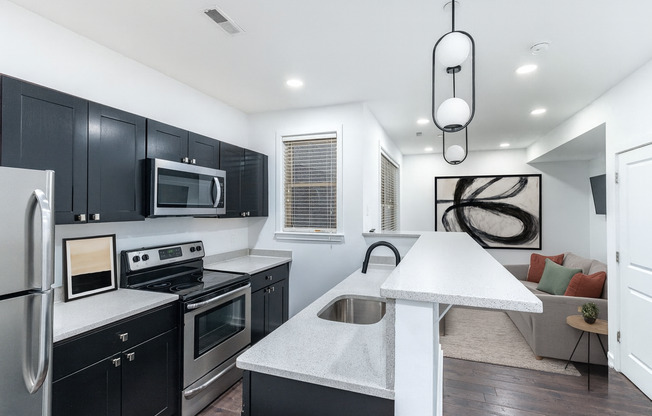 3 beds, 2 baths, 820 sqft, $1,950, Unit 1407-202