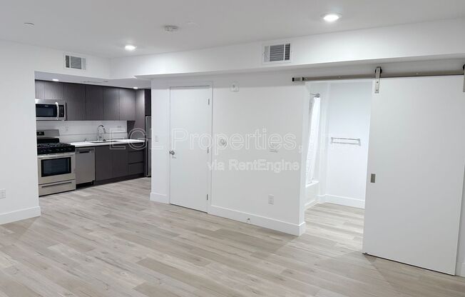 1 bed, 1 bath, 607 sqft, $2,350, Unit 602