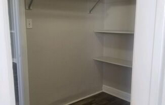 Studio, 1 bath, 605 sqft, $875, Unit Unit #8 (remodeled)