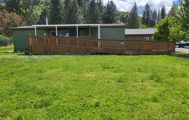 3 bed 2 bath  Home for Rent in Grants Pass in Country setting