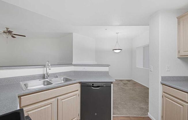 1 bed, 1 bath, 740 sqft, $1,425