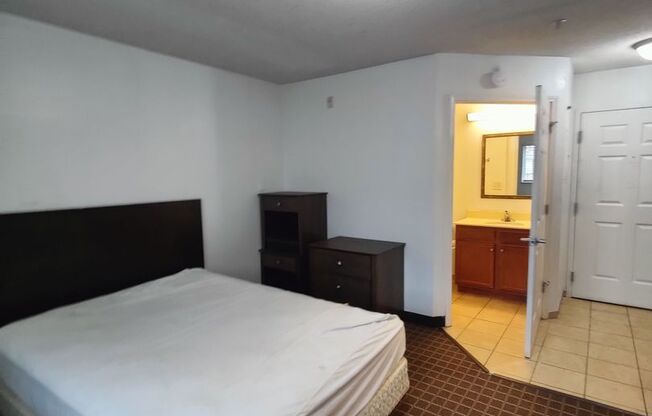 Studio, 1 bath, 329 sqft, $1,000, Unit 345