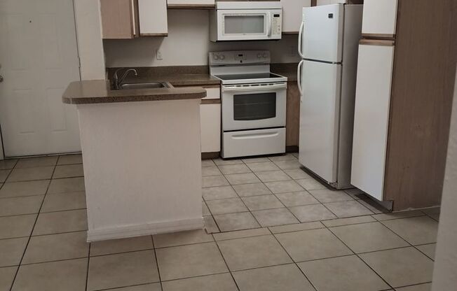 2 beds, 1 bath, $1,500, Unit 1635 BLDG 16