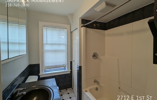 3 beds, 1 bath, $2,000