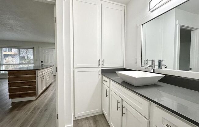 1 bed, 1 bath, 550 sqft, $1,295, Unit 5