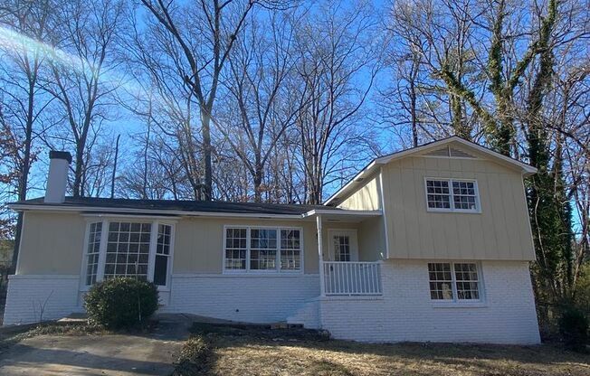 Charming 4-Bedroom Home with Spacious Yard and Stylish Interior