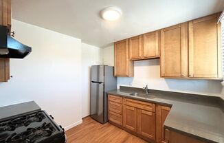 2 beds, 1 bath, $2,095, Unit 1403