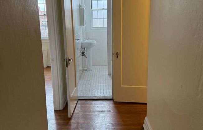 2 beds, 2 baths, 1,303 sqft, $2,200, Unit New King Edward  501