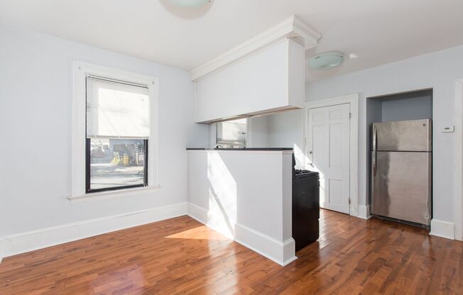 1371 Chapel Street