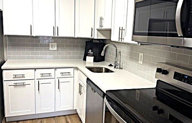 2 beds, 2 baths, 1,120 sqft, $2,610, Unit 360
