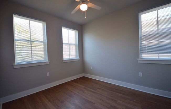 2 beds, 2 baths, 981 sqft, $1,400, Unit 307