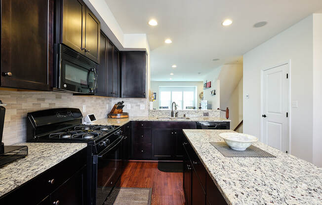 3615 COMMODORE JOSHUA BARNEY DR NE