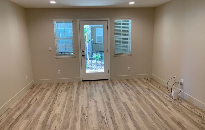 1 bed, 1 bath, 726 sqft, $1,675, Unit 5