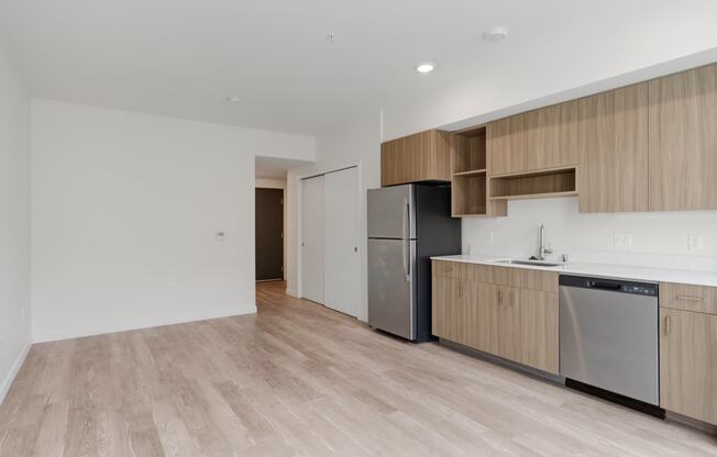 The Warren Apartments kitchen and stainless steel appliances