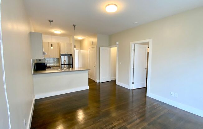 LUXURIOUS Marina 1BR. IN-UNIT LAUNDRY! DISHWASHER! HARDWOOD!