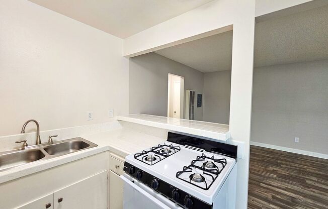 1 bed, 1 bath, 450 sqft, $1,745, Unit 11