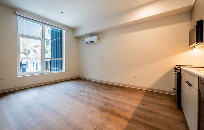 Studio, 1 bath, 484 sqft, $2,670, Unit 225