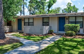 2 beds, 2 baths, $1,295, Unit 8C