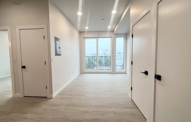 2 beds, 1 bath, 917 sqft, $3,550, Unit B104
