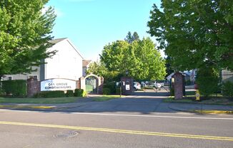 Gated Condo. Very Nice!