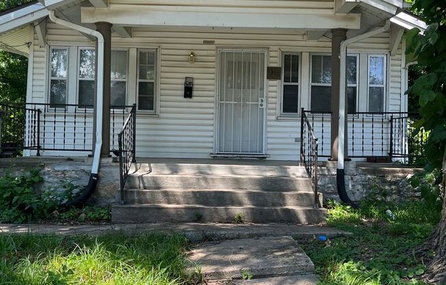 2 beds, 1 bath, $1,300