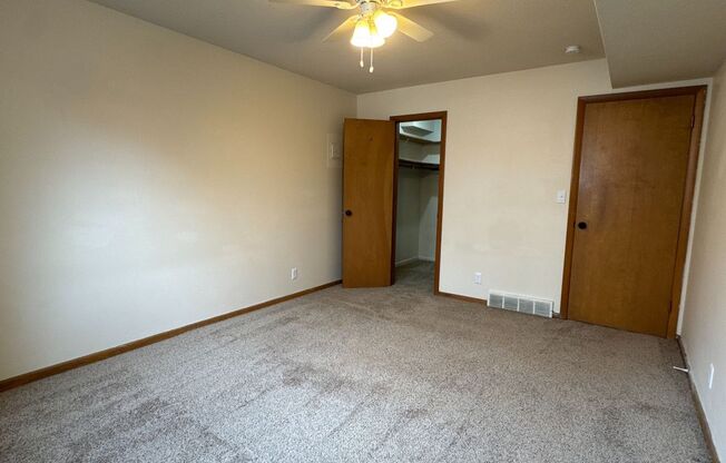 1 bed, 1 bath, $775, Unit 5